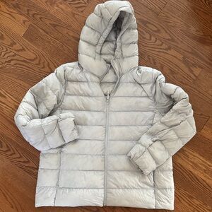 UNIQLO women’s light down jacket